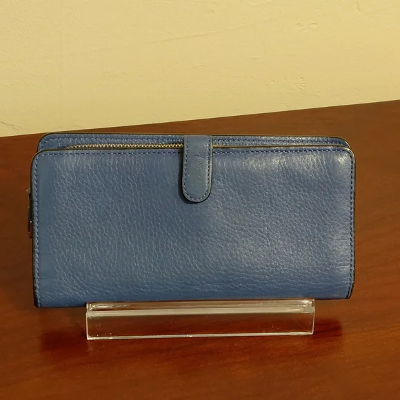 COACH Skinny Wallet in Cobalt Blue Pebbled Leather. - Picture 3 of 8
